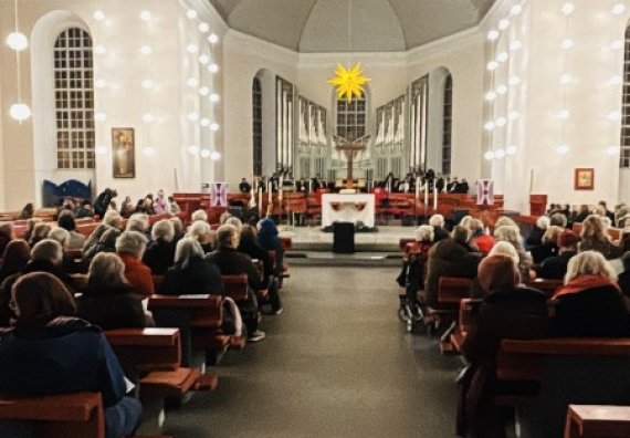 Alzheimer Hamburg | Rückblick zum Benefizkonzert Lichter im Advent - Altona singt am 03.12.2025 in der  ...